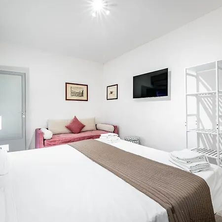 Apartment Yid Donatello Con Terrazzo Florenz