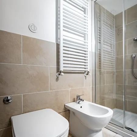 Yid Donatello Con Terrazzo דירה