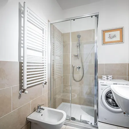 Yid Donatello Con Terrazzo דירה *