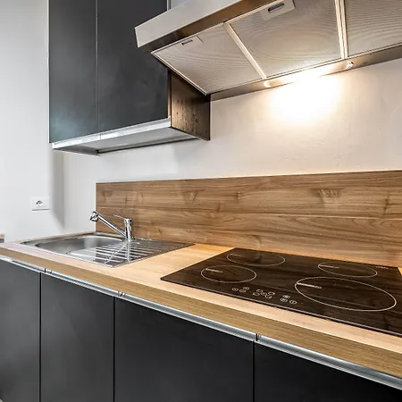 Yid Donatello Con Terrazzo דירה *