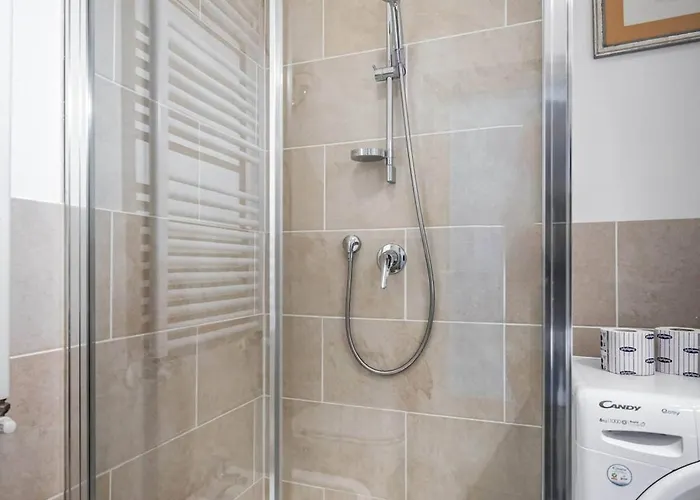 Yid Donatello Con Terrazzo * Floransa